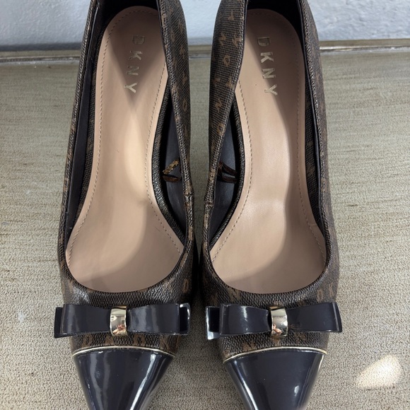 DKNY Patent Bow Monogrammed Pumps - Picture 9 of 14